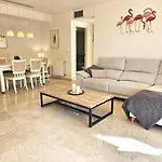 Pass The Keys Nice And Bright Apartment