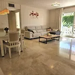 Pass The Keys Nice And Bright Apartment