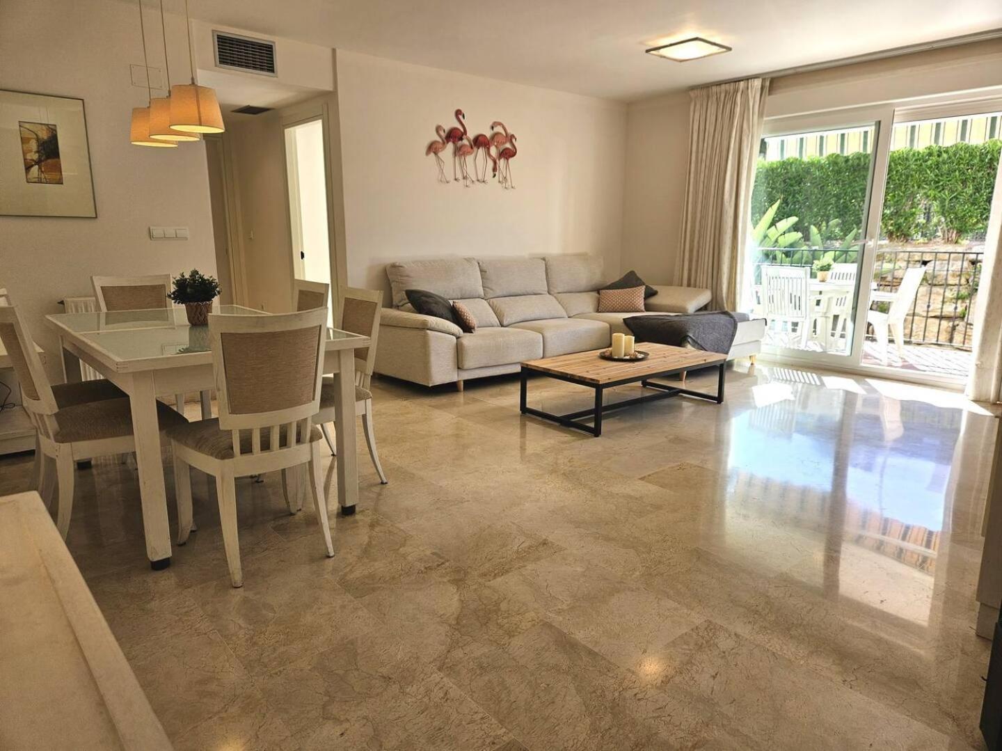 Pass The Keys And Bright Apartment Marbella