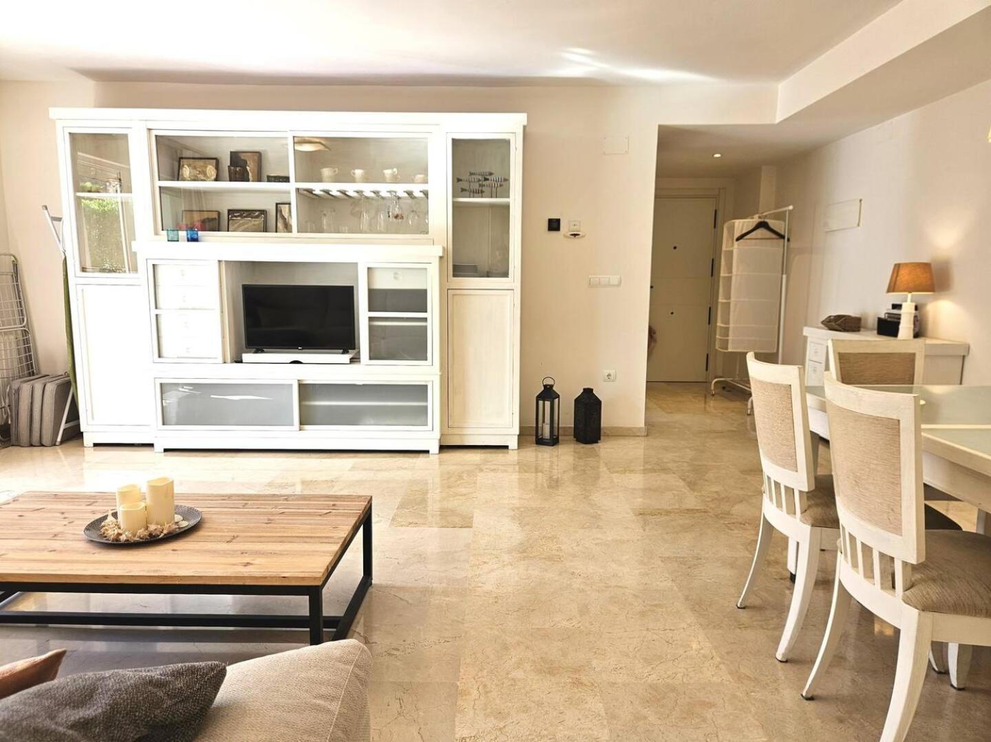 Pass The Keys And Bright Apartment Marbella